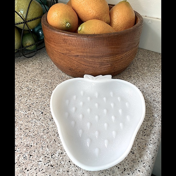 Vintage Milk Glass Strawberry Shaped Dish - Picture 4 of 7